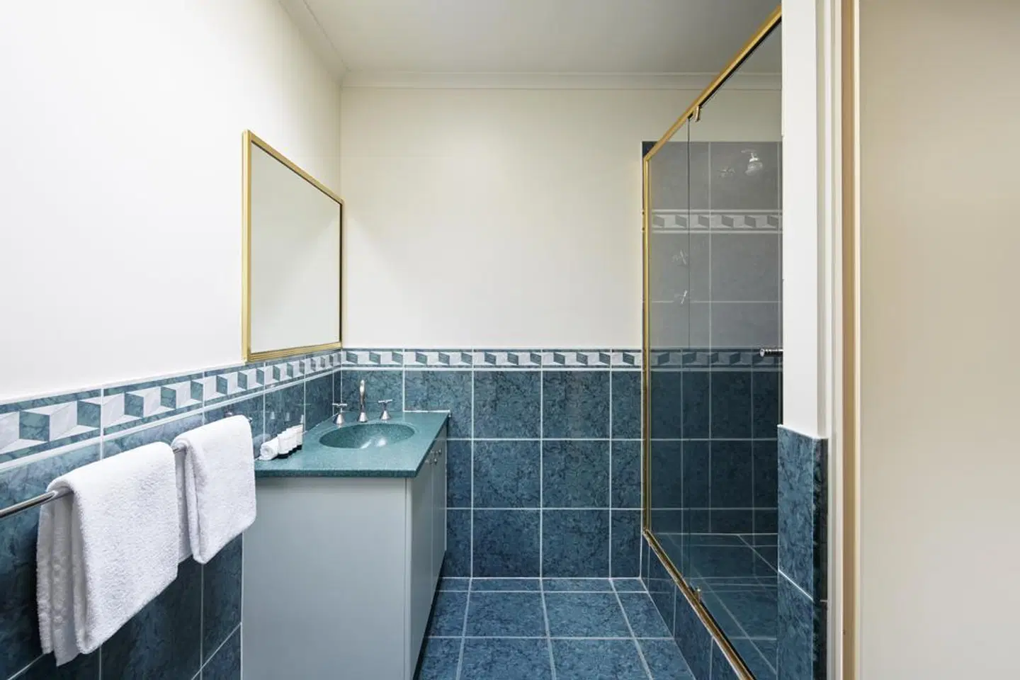 Pinnacle Apartments Badezimmer