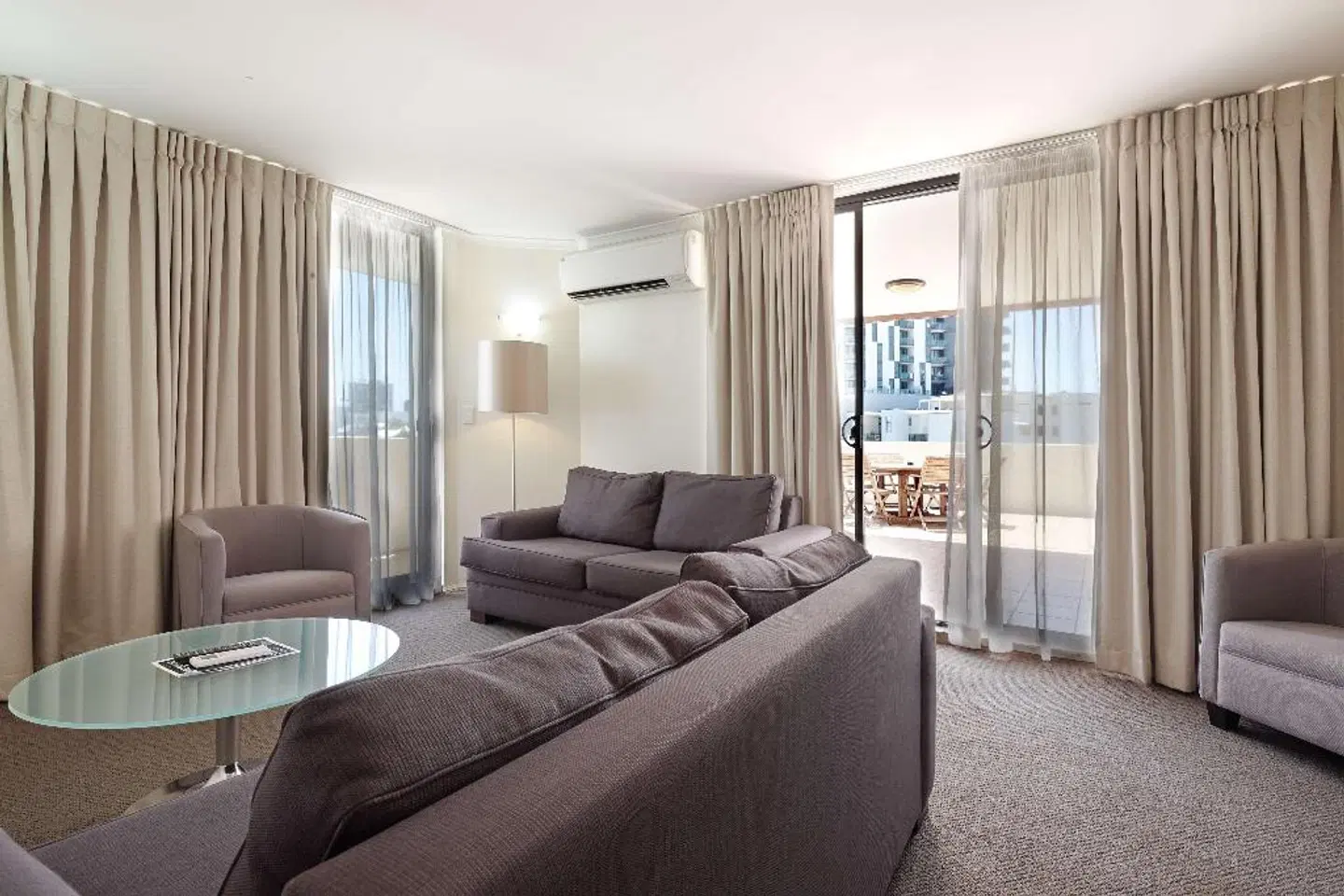 West End Central Apartments ROOM_EXAMPLE
