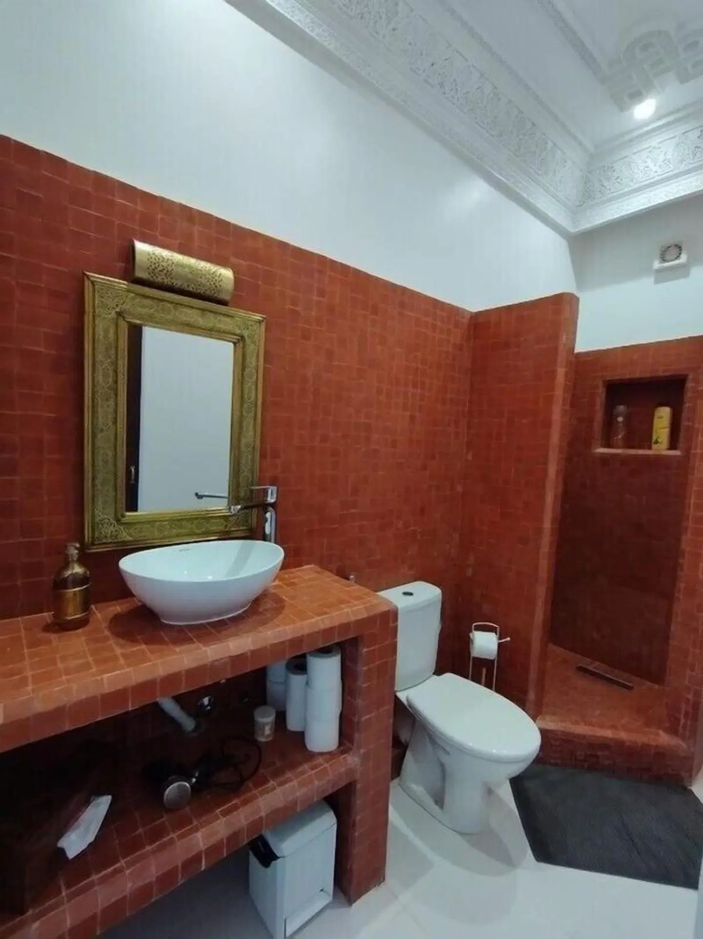LHOSTEL à Casablanca Badezimmer