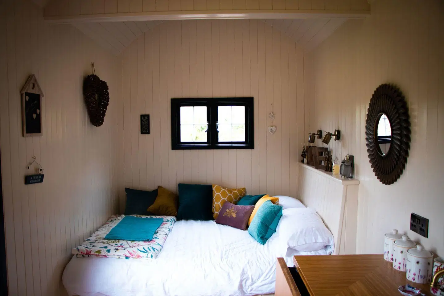 Beds of Silk ROOM_EXAMPLE