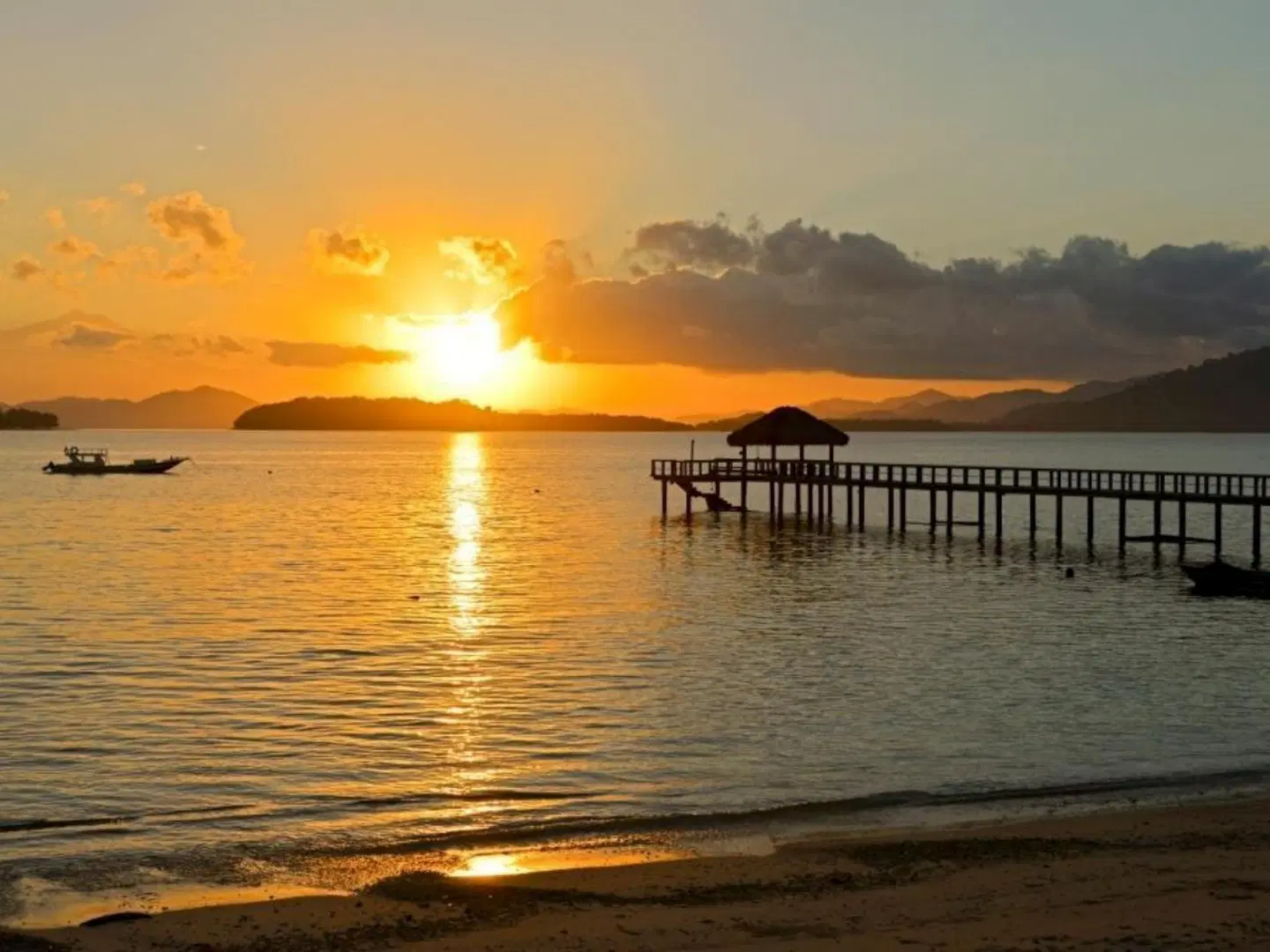 Cocotinos Sekotong Beach Resort LANDSCAPE