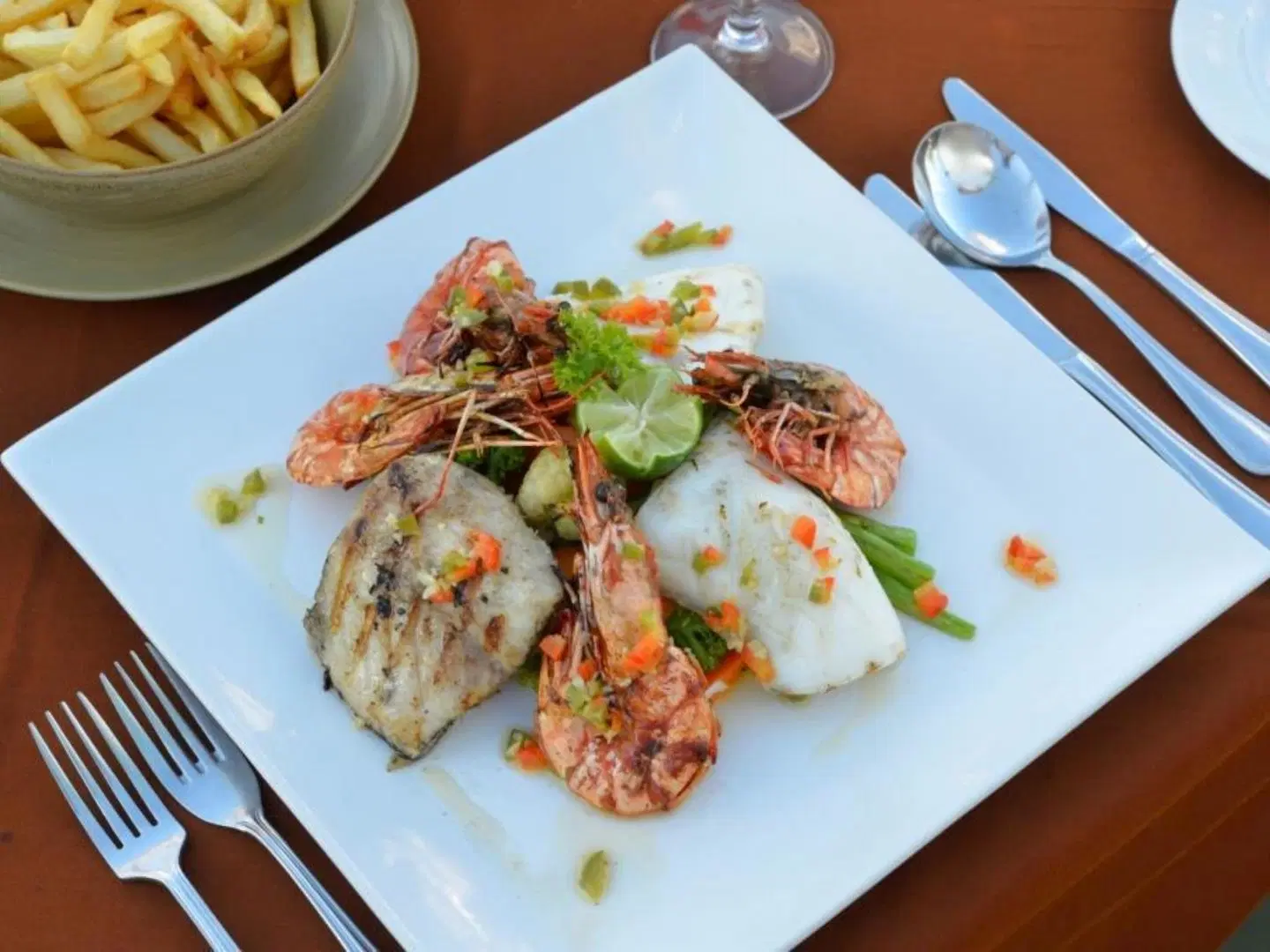 Cocotinos Sekotong Beach Resort Restaurant