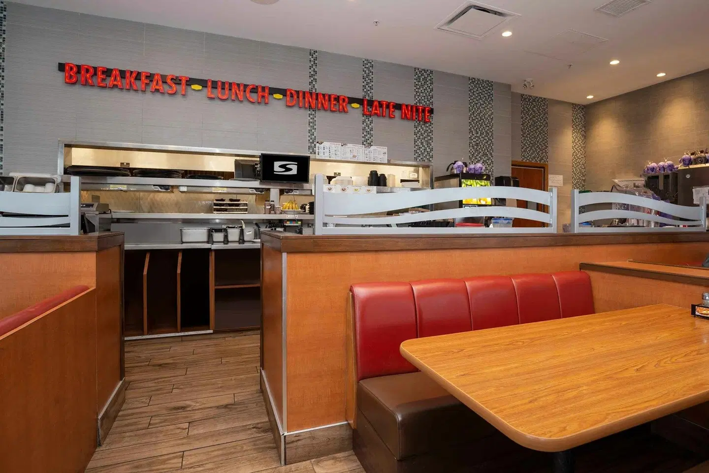 Sandman Hotel & Suites Calgary South Bar
