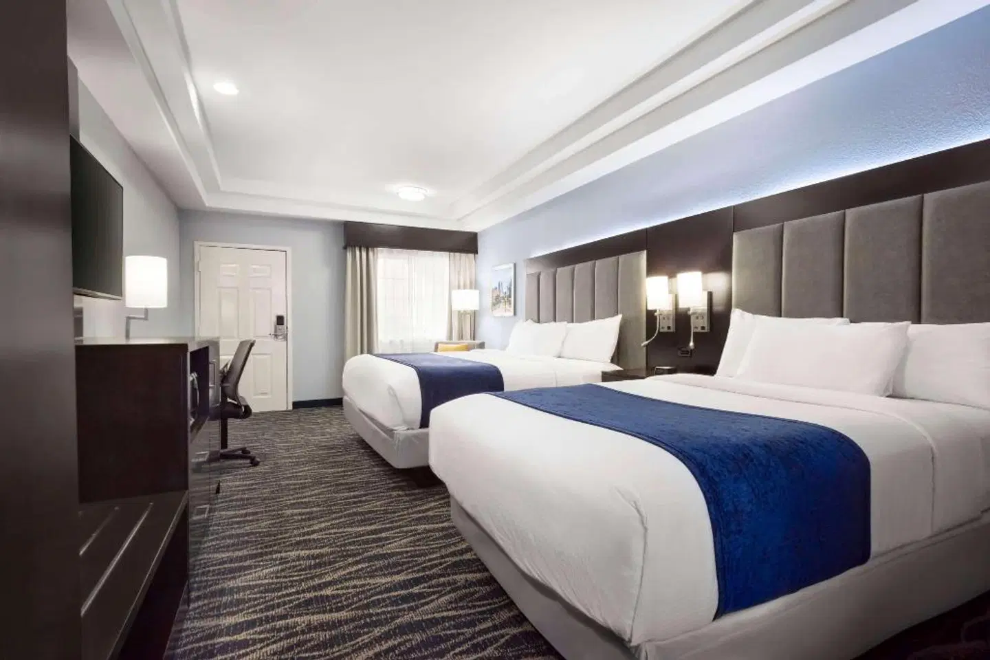 Days Inn & Suites by Wyndham Houston Hobby Airport ROOM_EXAMPLE