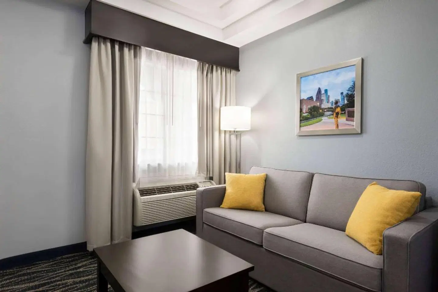 Days Inn & Suites by Wyndham Houston Hobby Airport ROOM_EXAMPLE