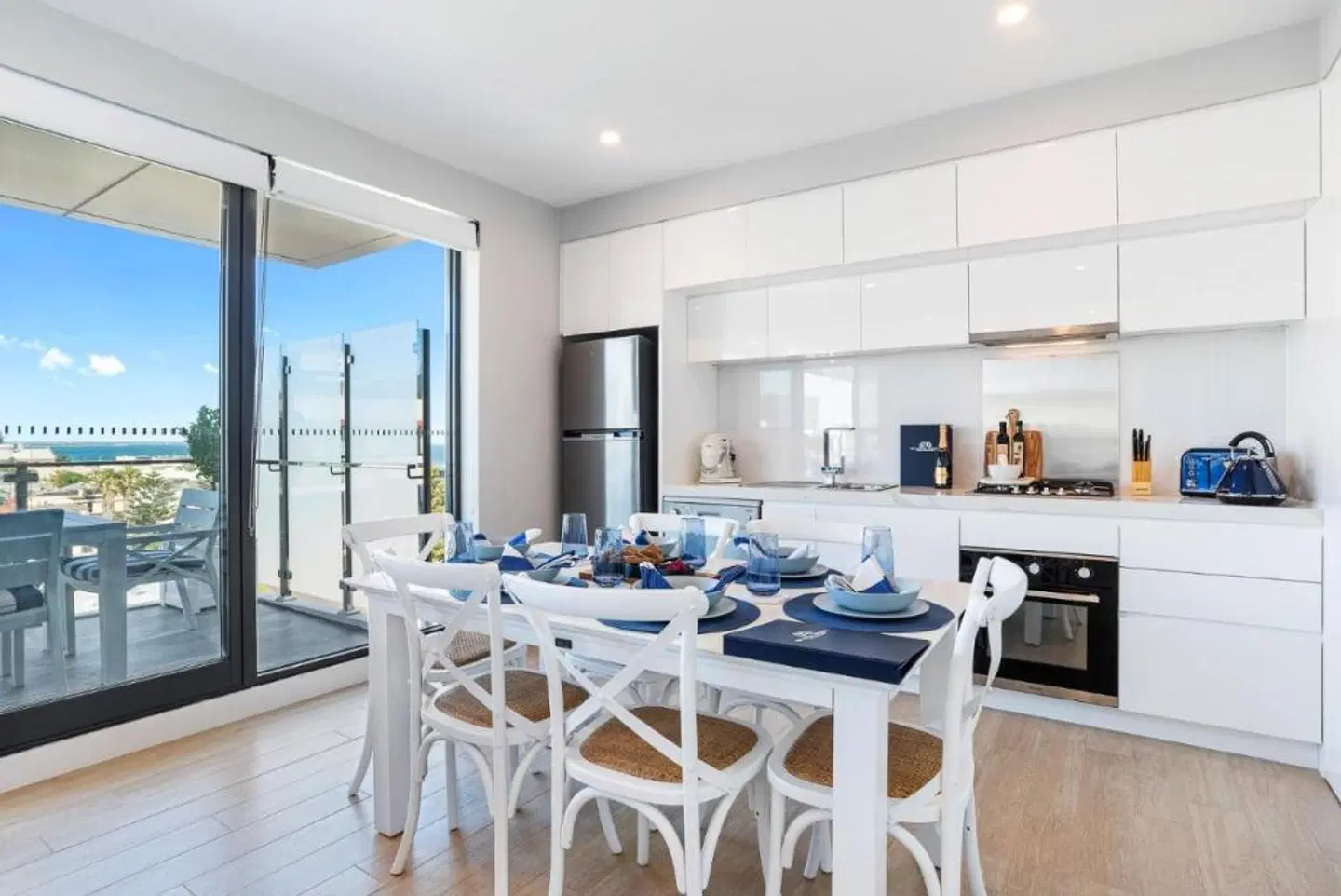 The Hamptons Apartments Restaurant