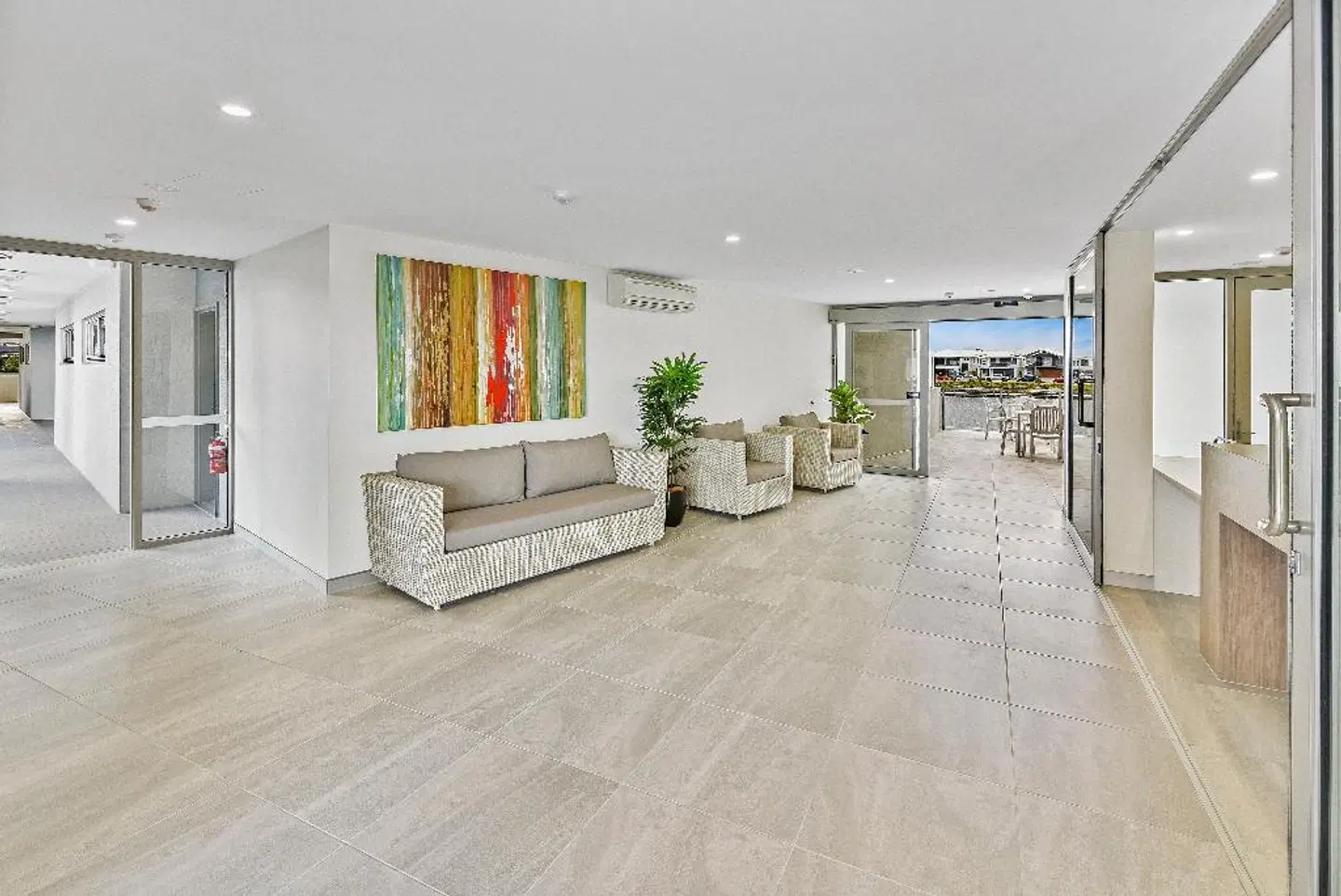 Direct Hotels - Aquarius Kawana LOUNGE_LOBBY
