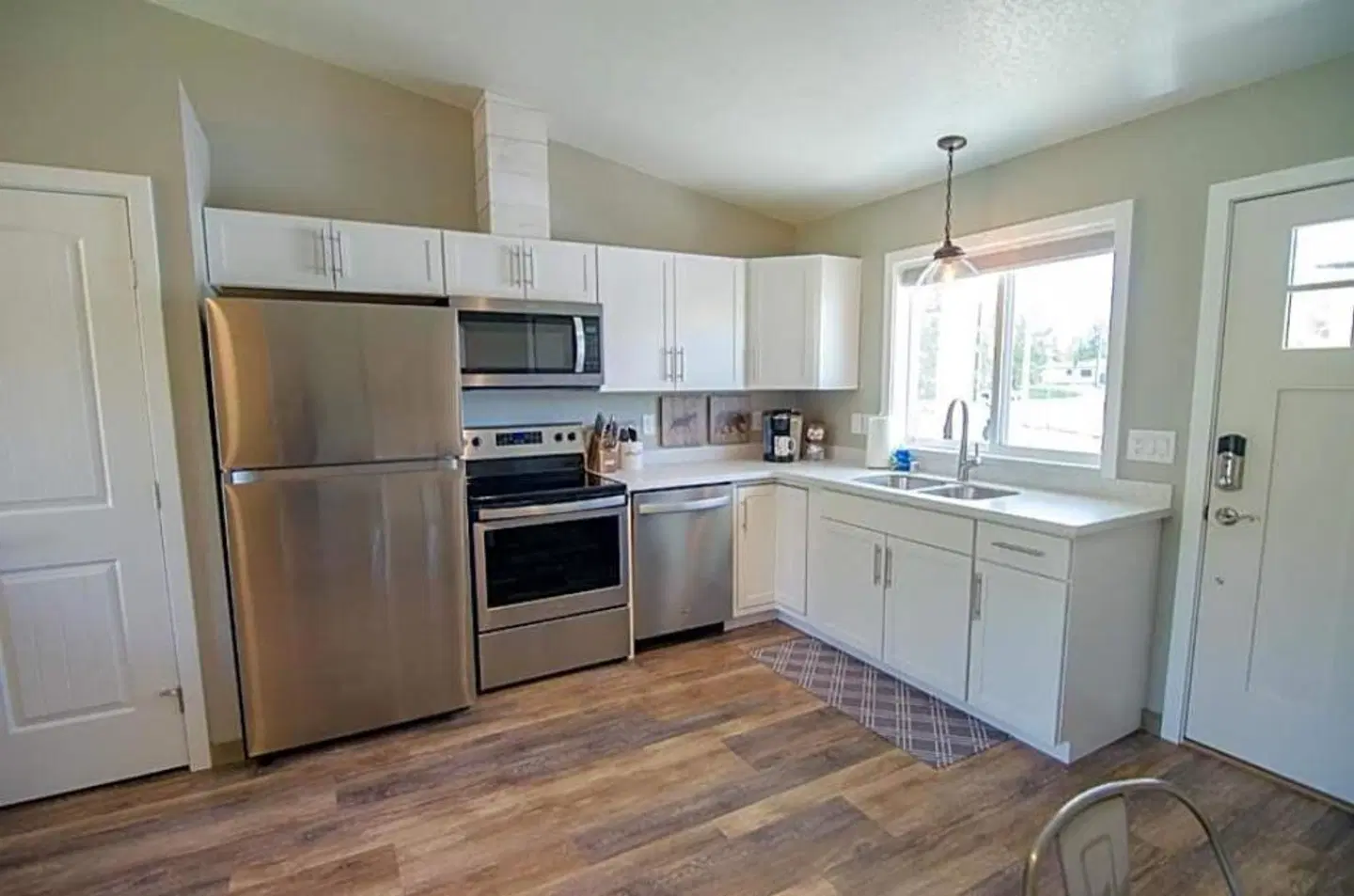 Colony Suites ROOM_EXAMPLE
