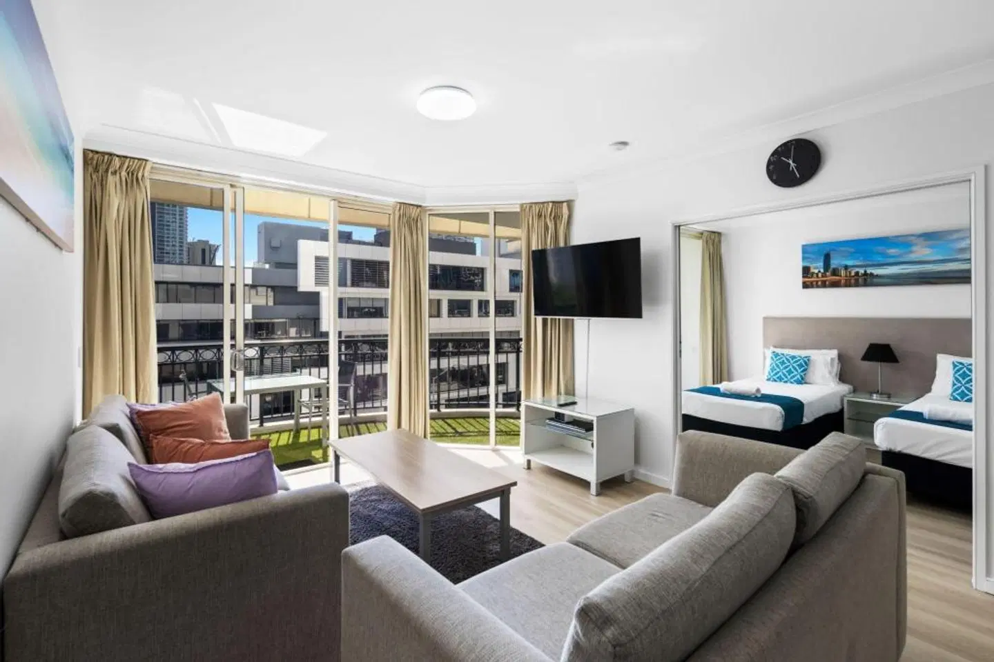 Chevron Renaissance - Private Apartments LOUNGE_LOBBY