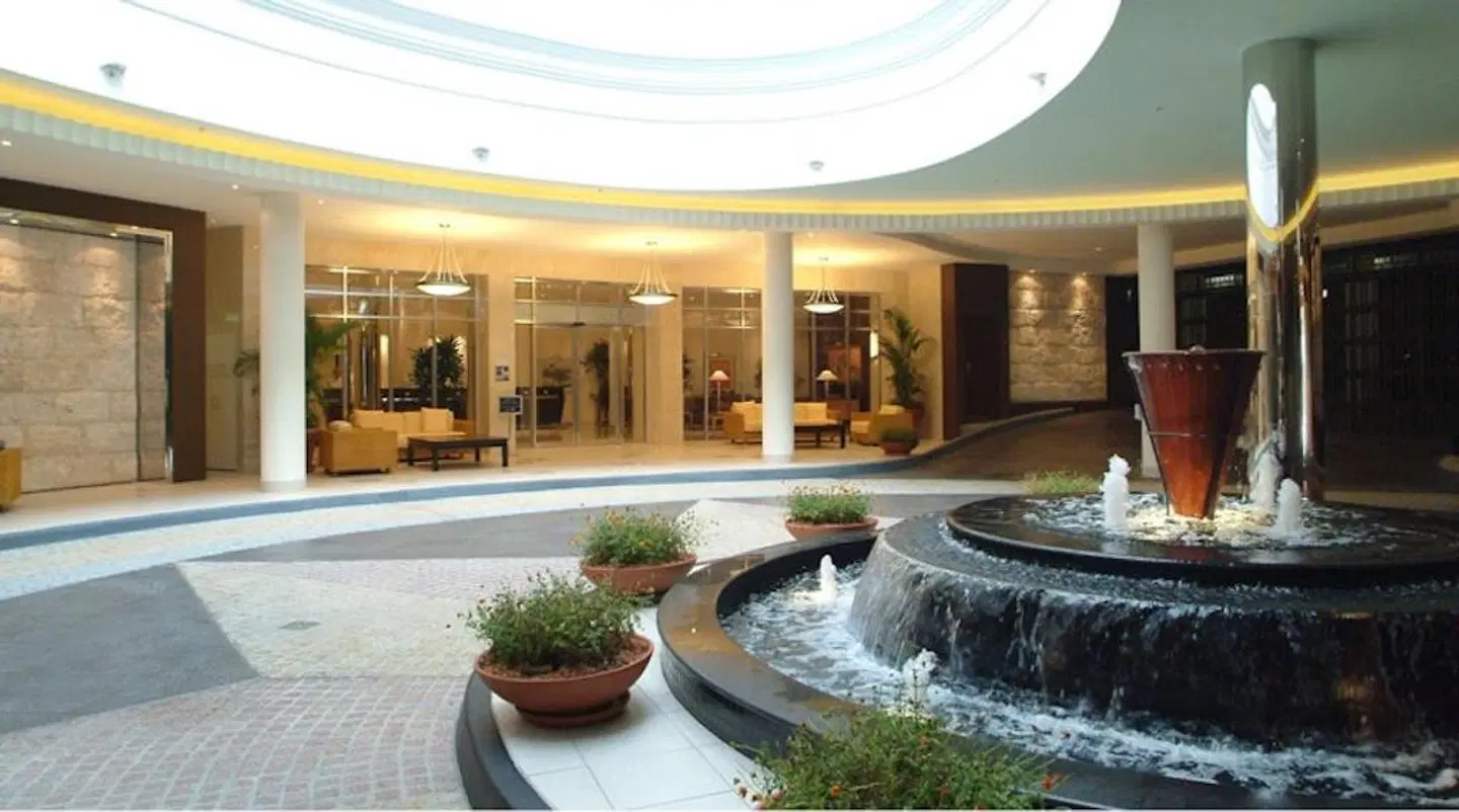 Chevron Renaissance - Private Apartments LOUNGE_LOBBY