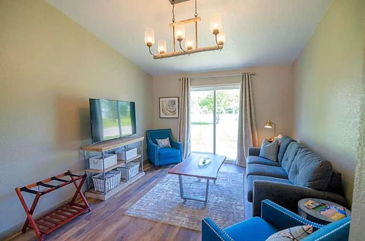 Colony Suites ROOM_EXAMPLE