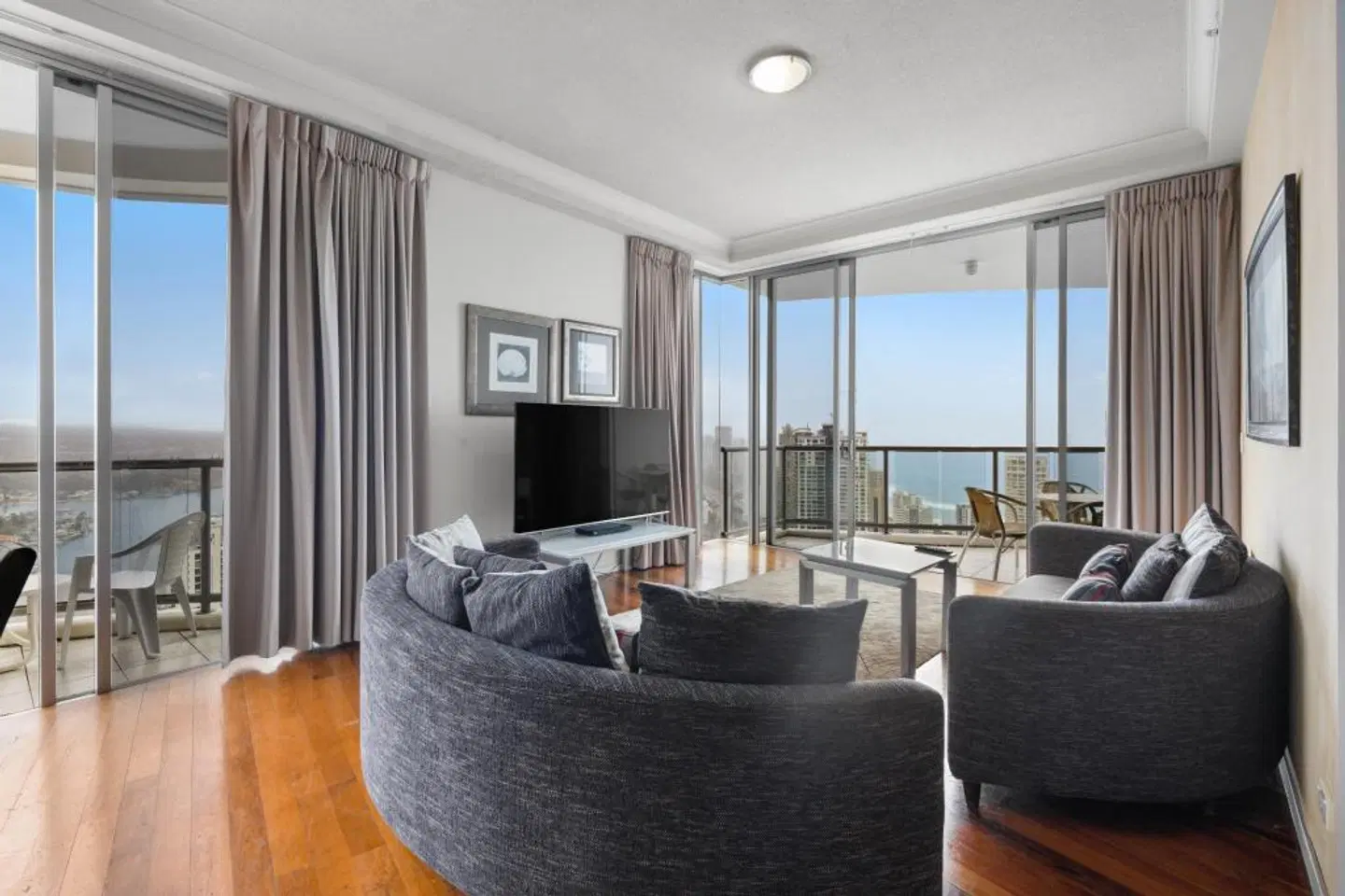 Chevron Renaissance - Private Apartments ROOM_EXAMPLE