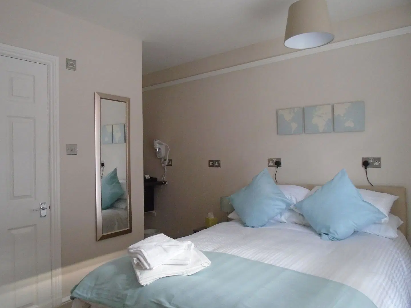 Redhouse ROOM_EXAMPLE