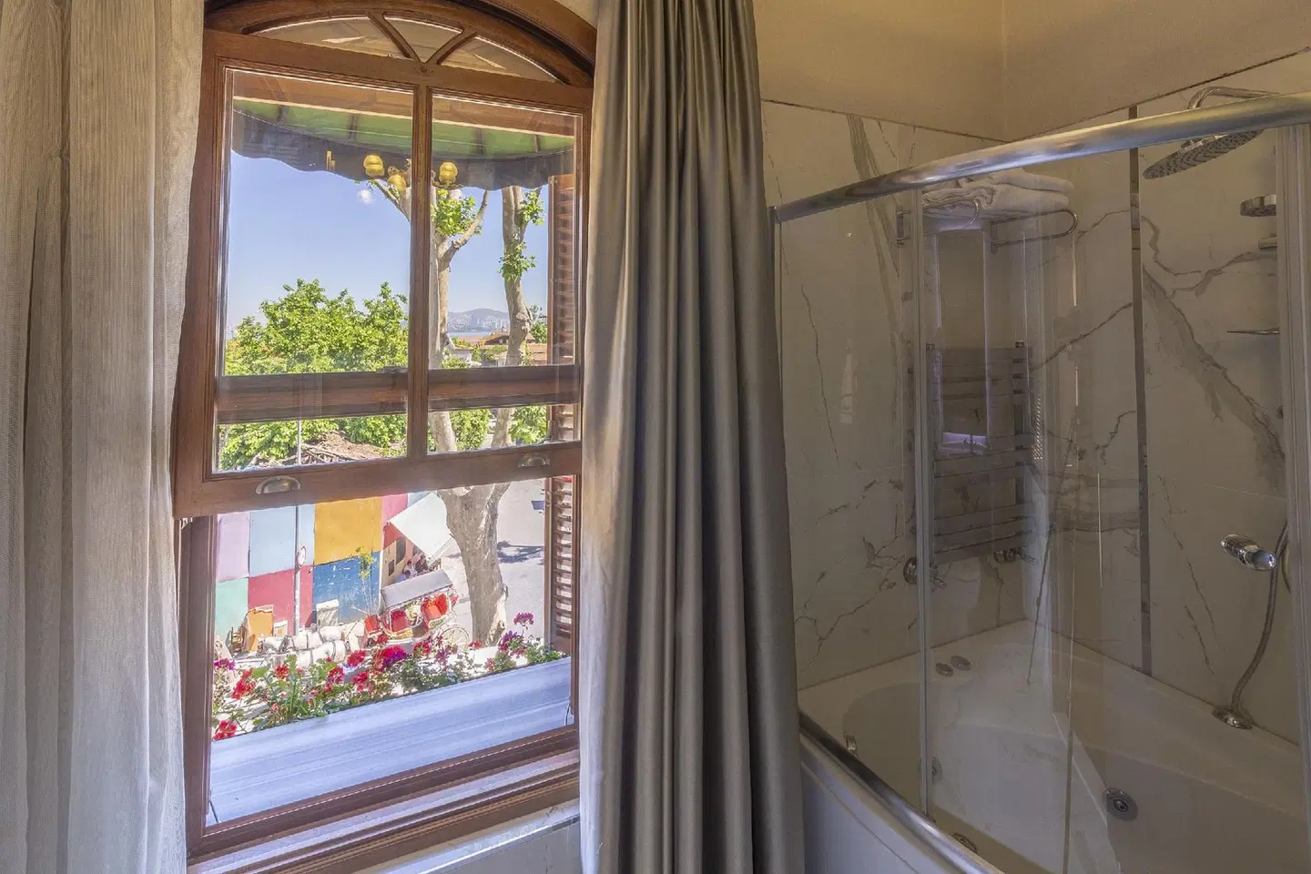 No2 Hotel Badezimmer