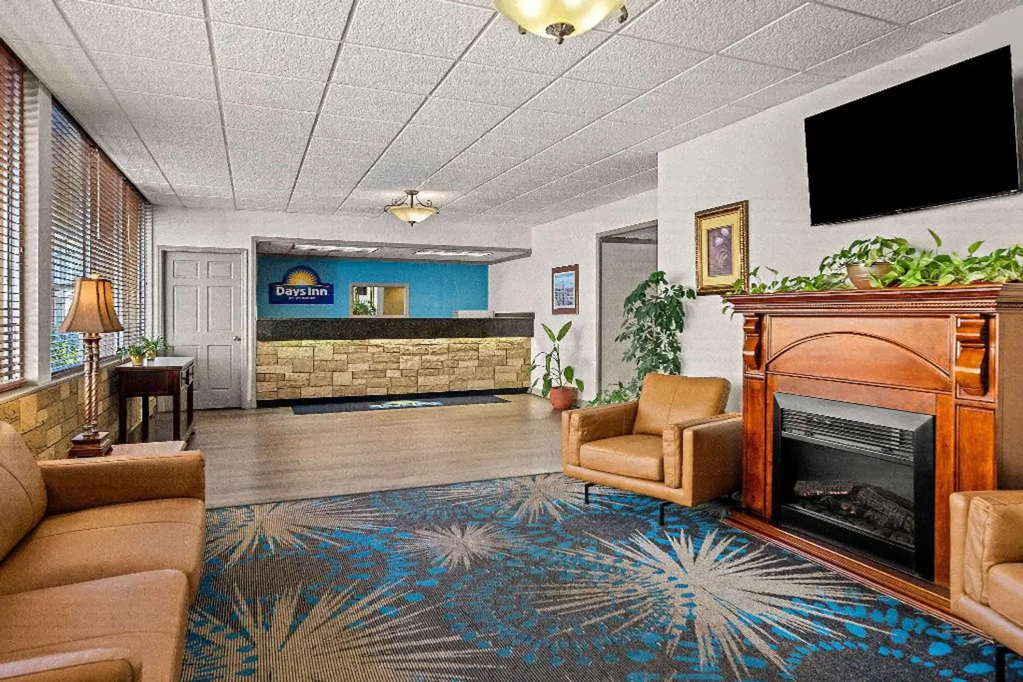 Days Inn by Wyndham Dubuque LOUNGE_LOBBY