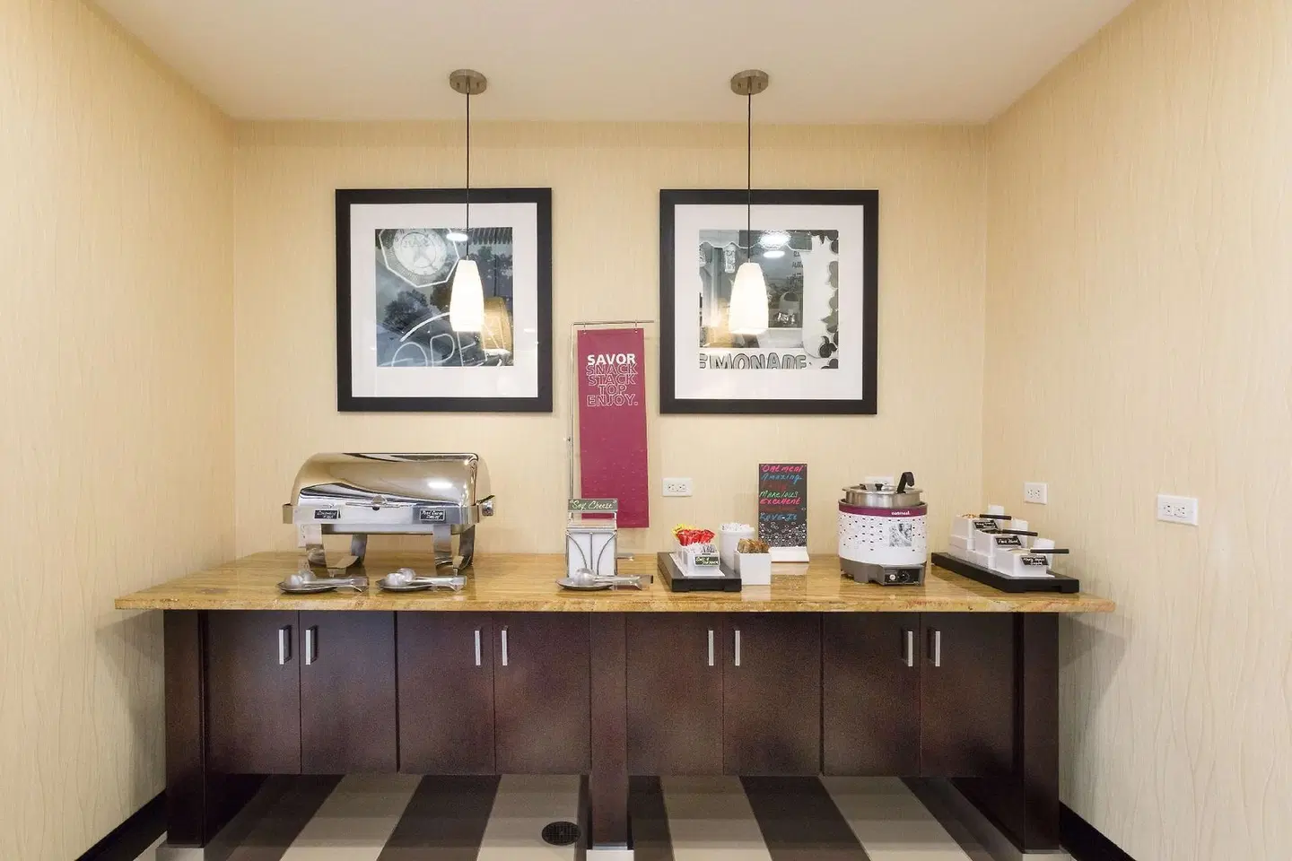 Hampton Inn Daytona Beach/Beachfront ROOM_EXAMPLE