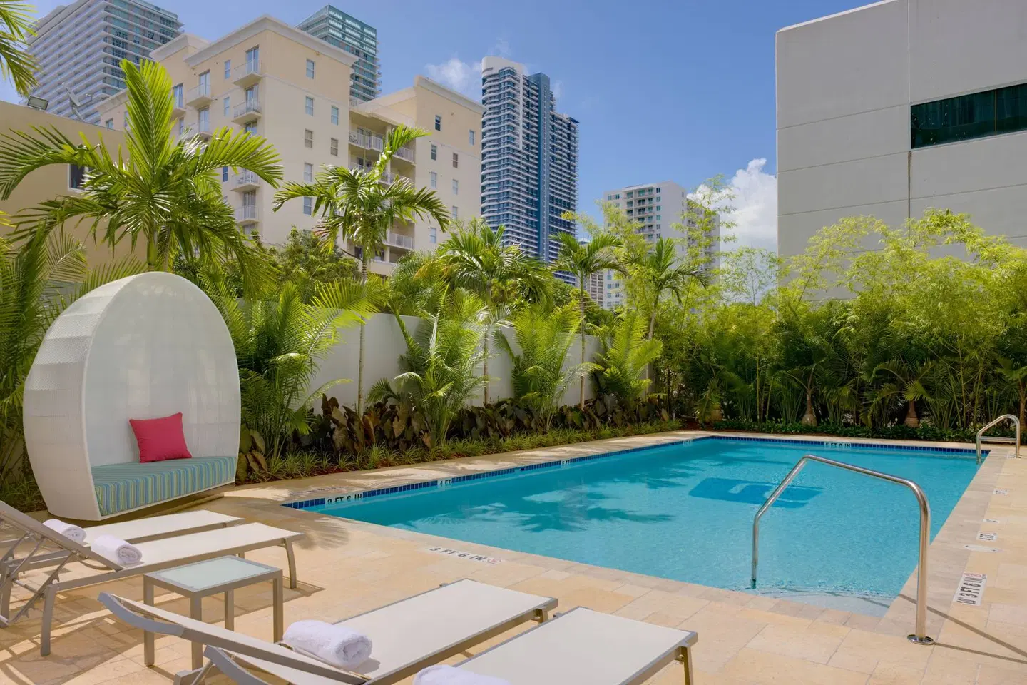 Aloft by Marriott Miami Brickell OUTDOOR_POOL