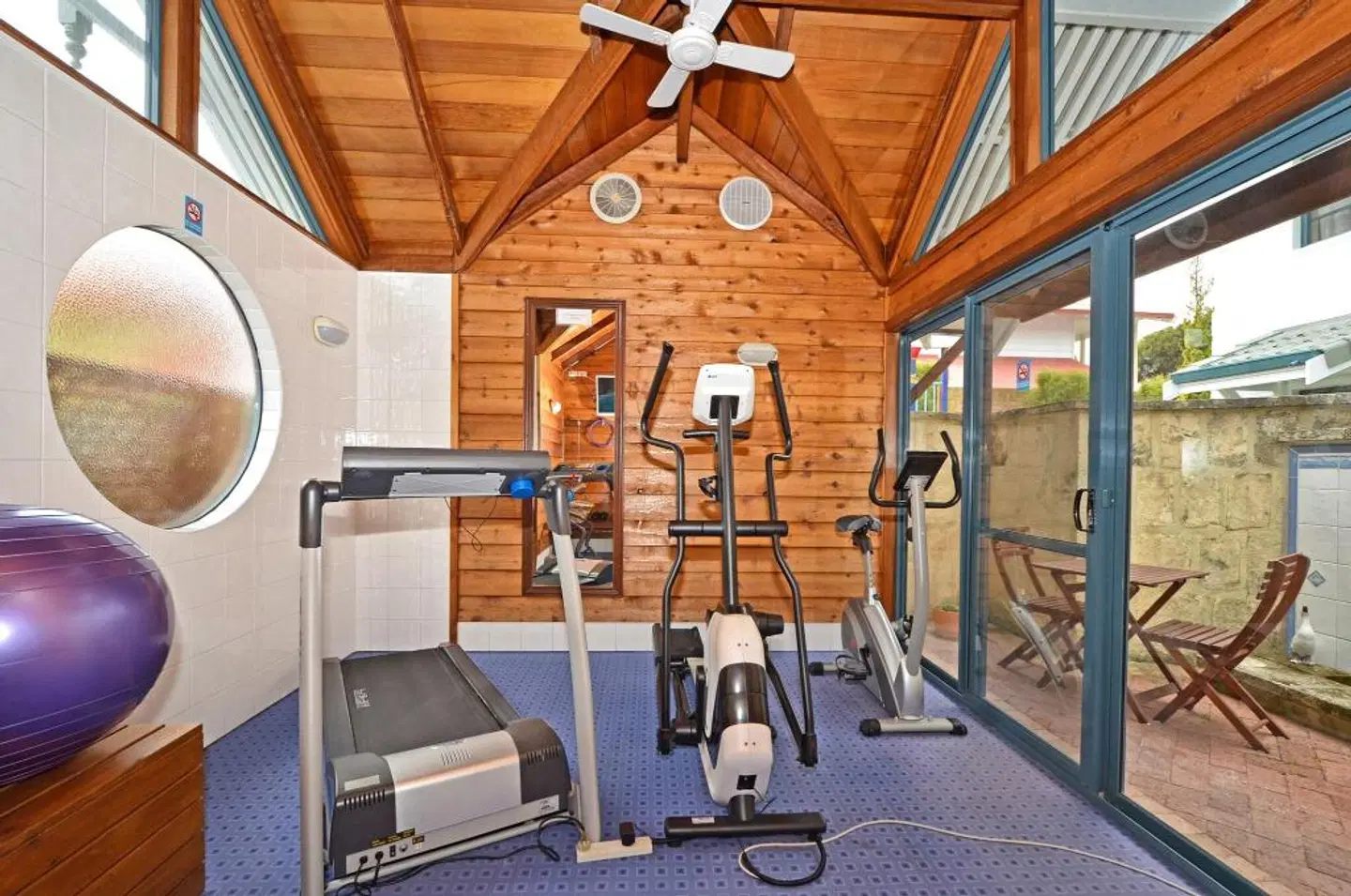 Dolphin Lodge Albany SPORTS_AND_LEISURE