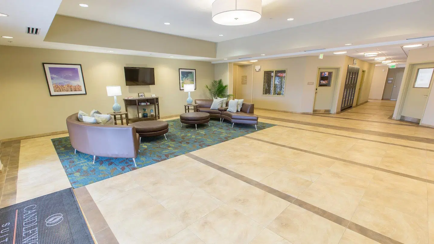 Candlewood Suites Overland Park - W 135th St. by IHG LOUNGE_LOBBY