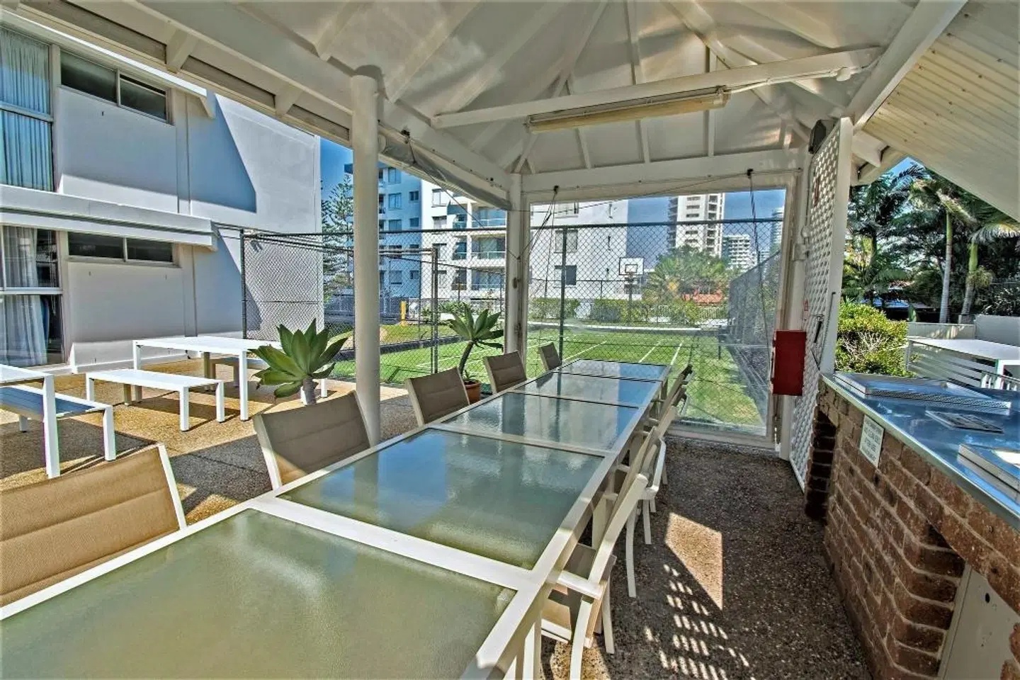 Cashelmara Apartments Hallenbad