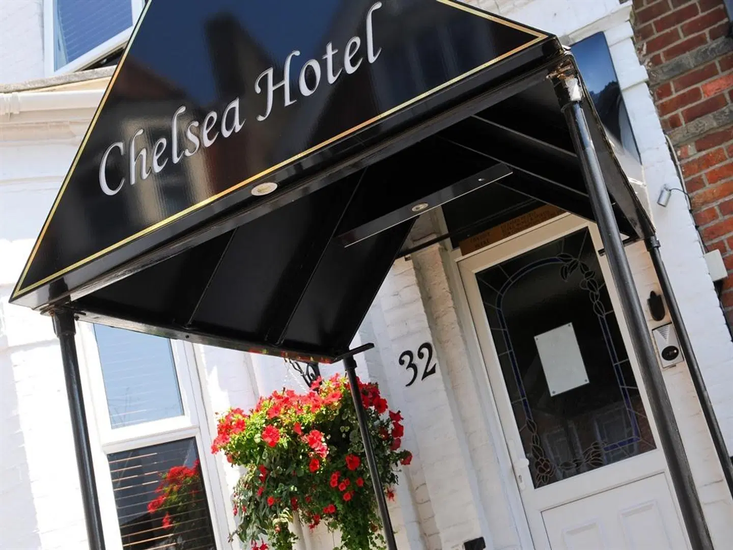 Chelsea Hotel EXTERIOR