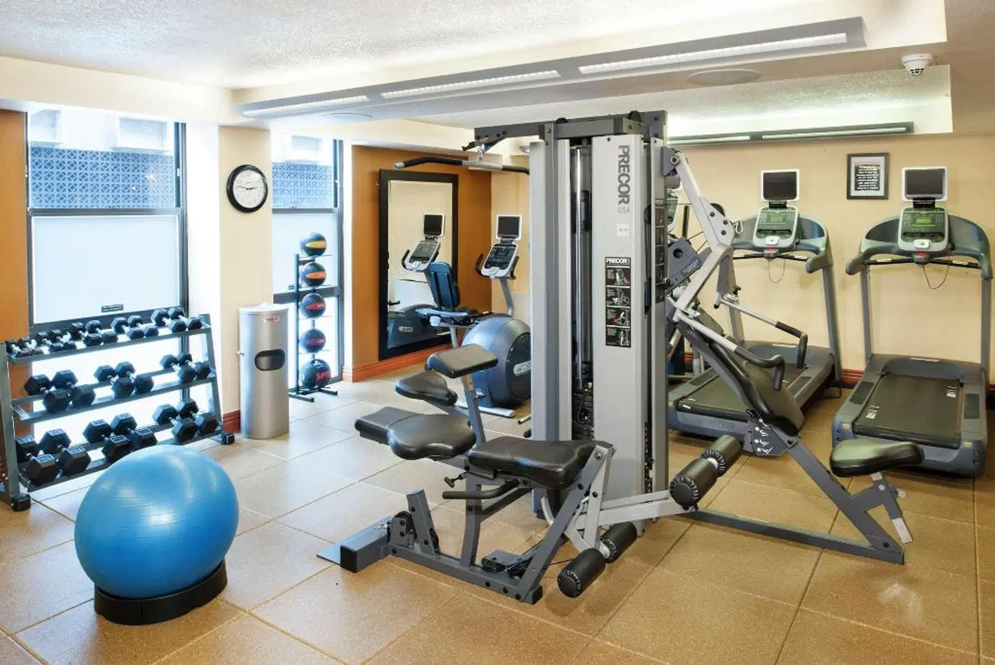 DoubleTree by Hilton Hotel Milwaukee Downtown SPORTS_AND_LEISURE