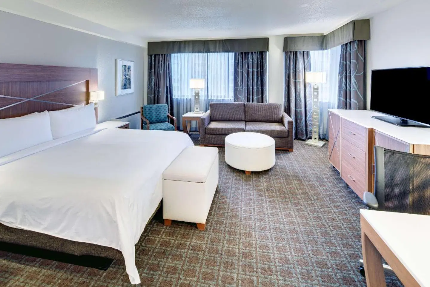 DoubleTree by Hilton Hotel Milwaukee Downtown ROOM_EXAMPLE
