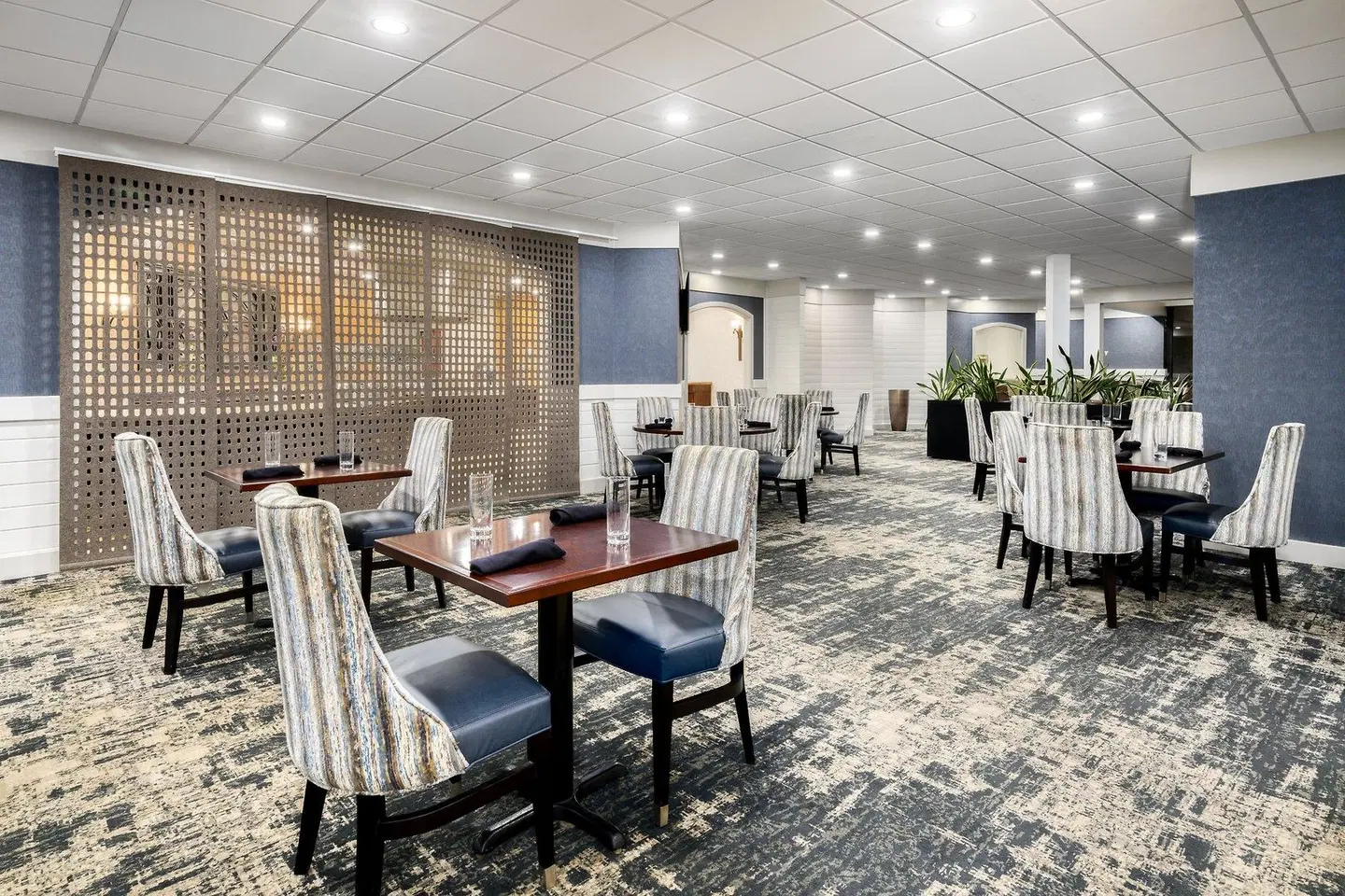 Crowne Plaza Jacksonville Airport by IHG Restaurant