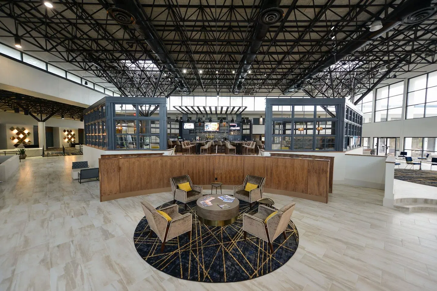 Crowne Plaza Jacksonville Airport by IHG LOUNGE_LOBBY