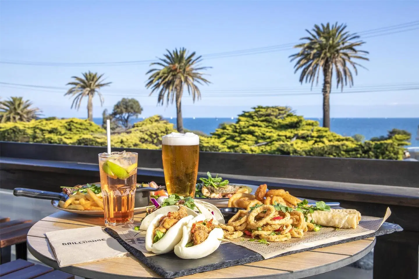 Nightcap at Sandringham Hotel Terrasse