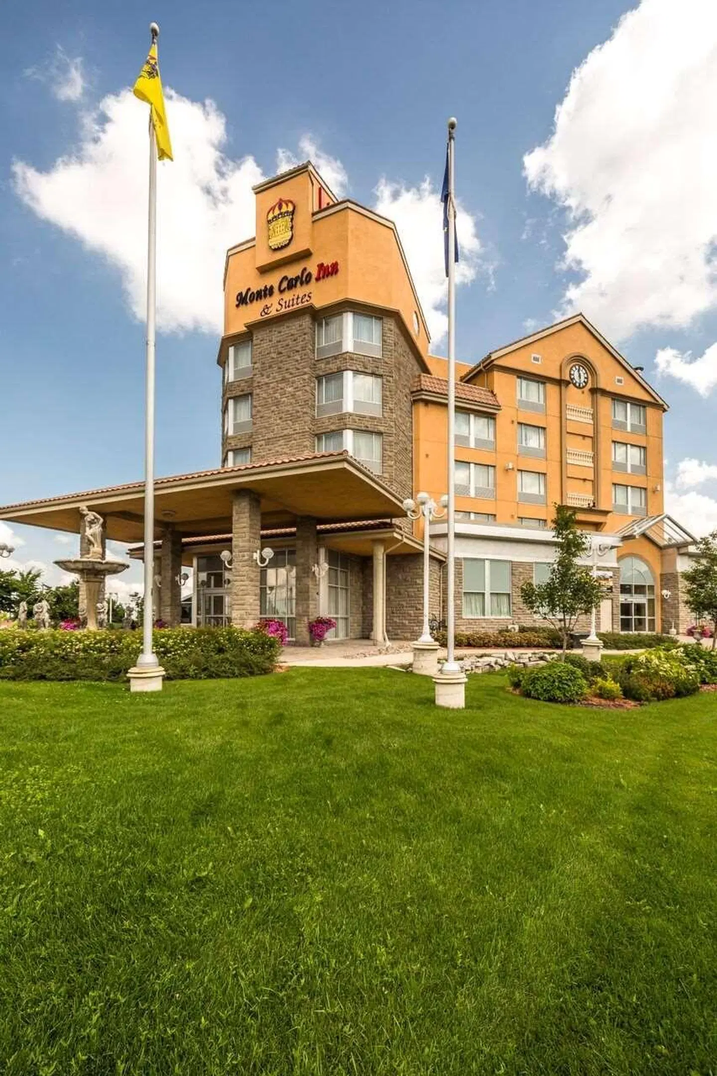 Monte Carlo Inn & Suites Downtown Markham EXTERIOR