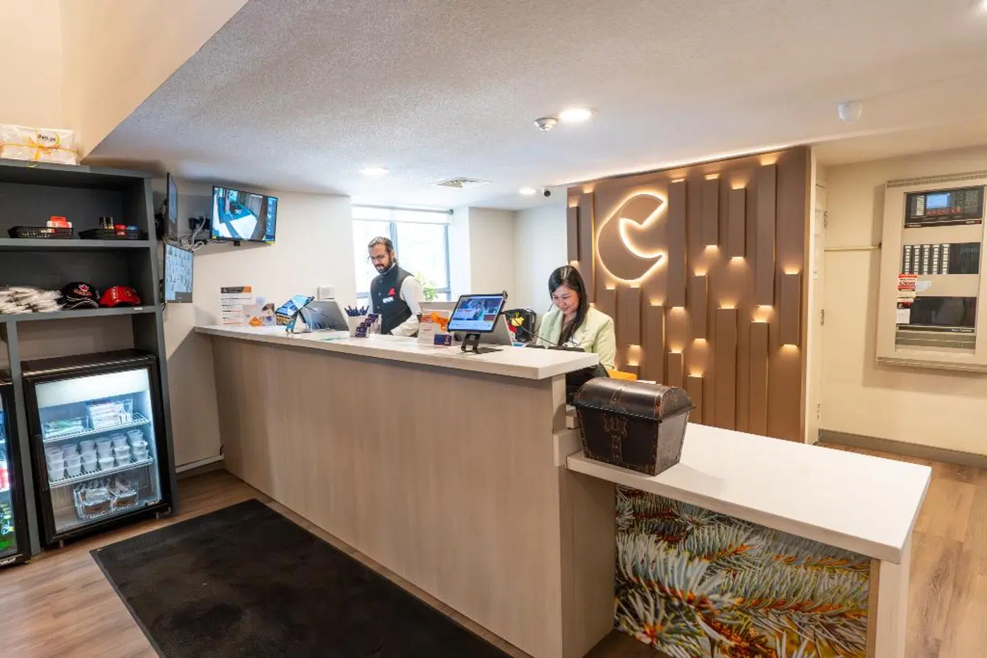 Comfort Suites London Bar