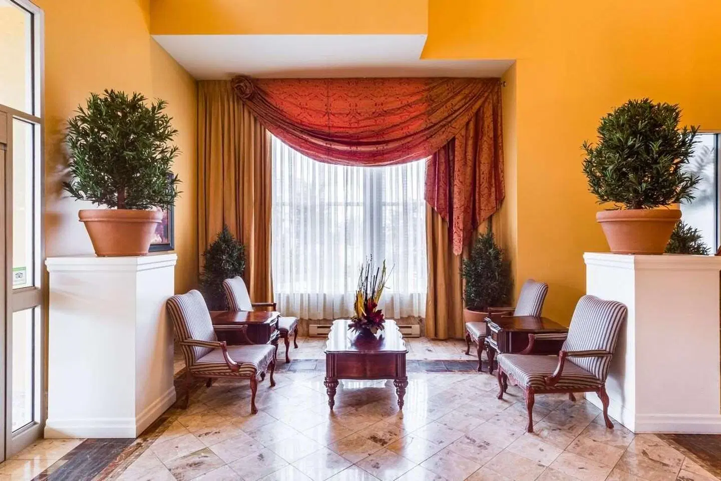 Monte Carlo Inn & Suites Downtown Markham LOUNGE_LOBBY
