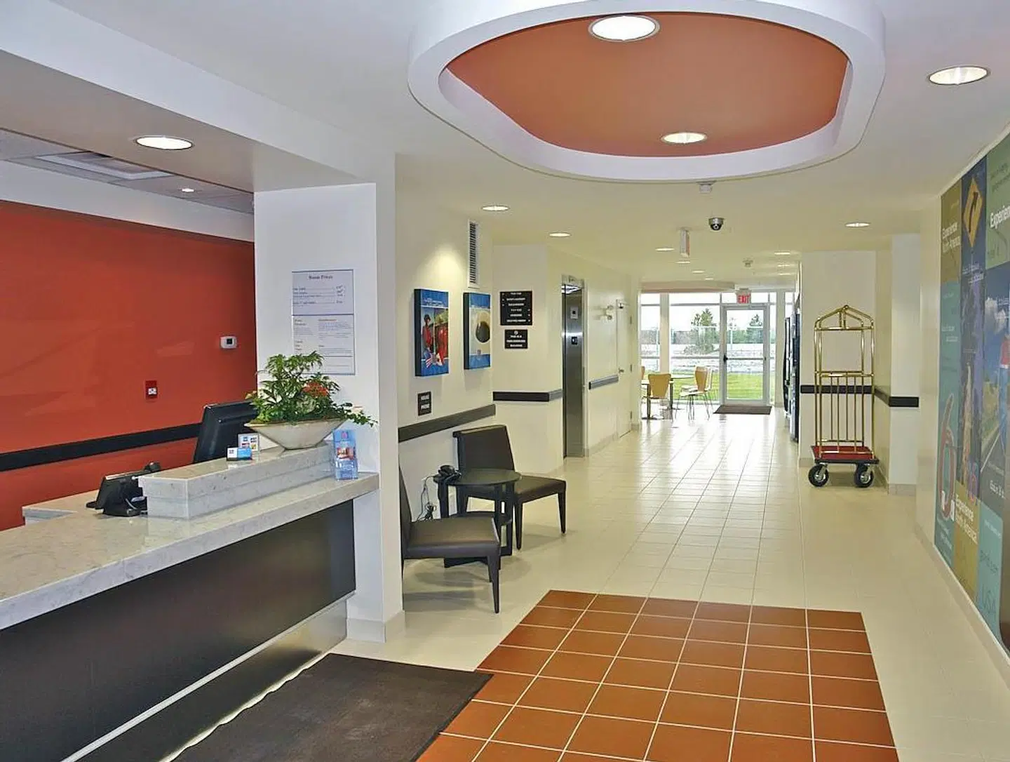 Motel 6 Kingston, ON LOUNGE_LOBBY