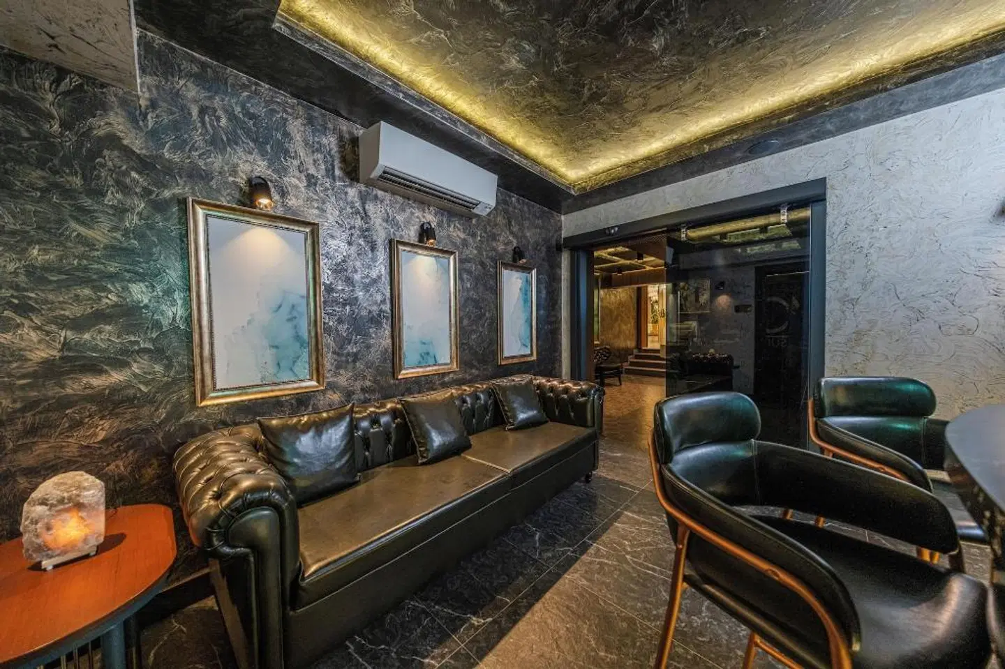 MQ Hotel Suites ROOM_EXAMPLE