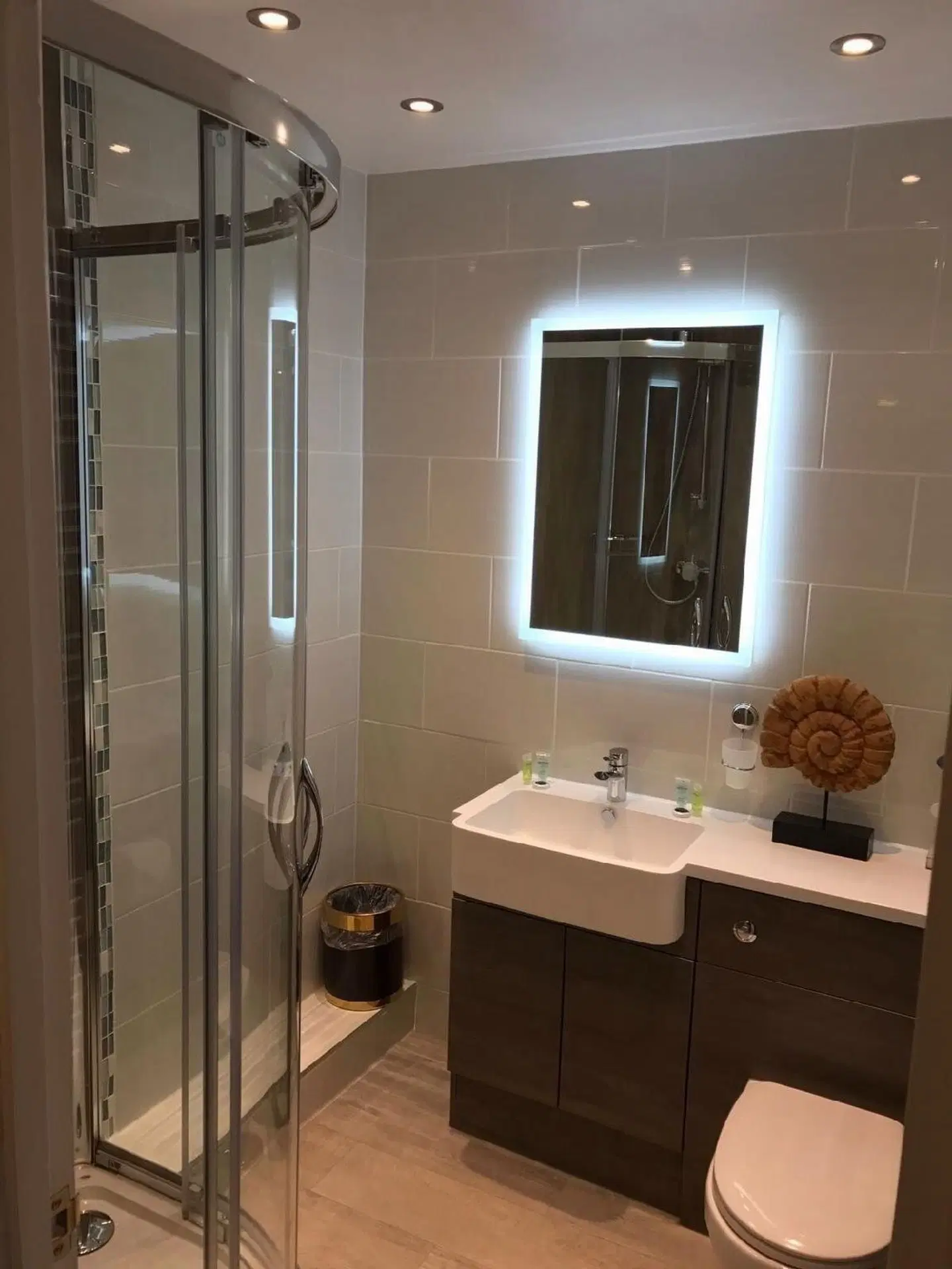 The Waterfront Inn Badezimmer