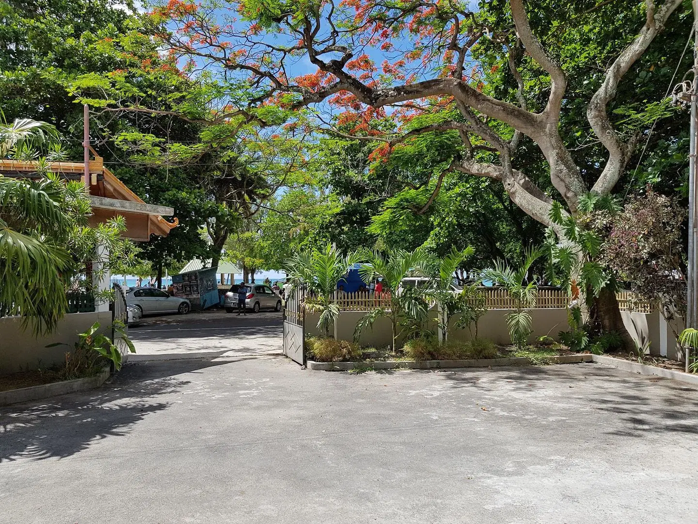 Pereybere Beach Apartments Garten
