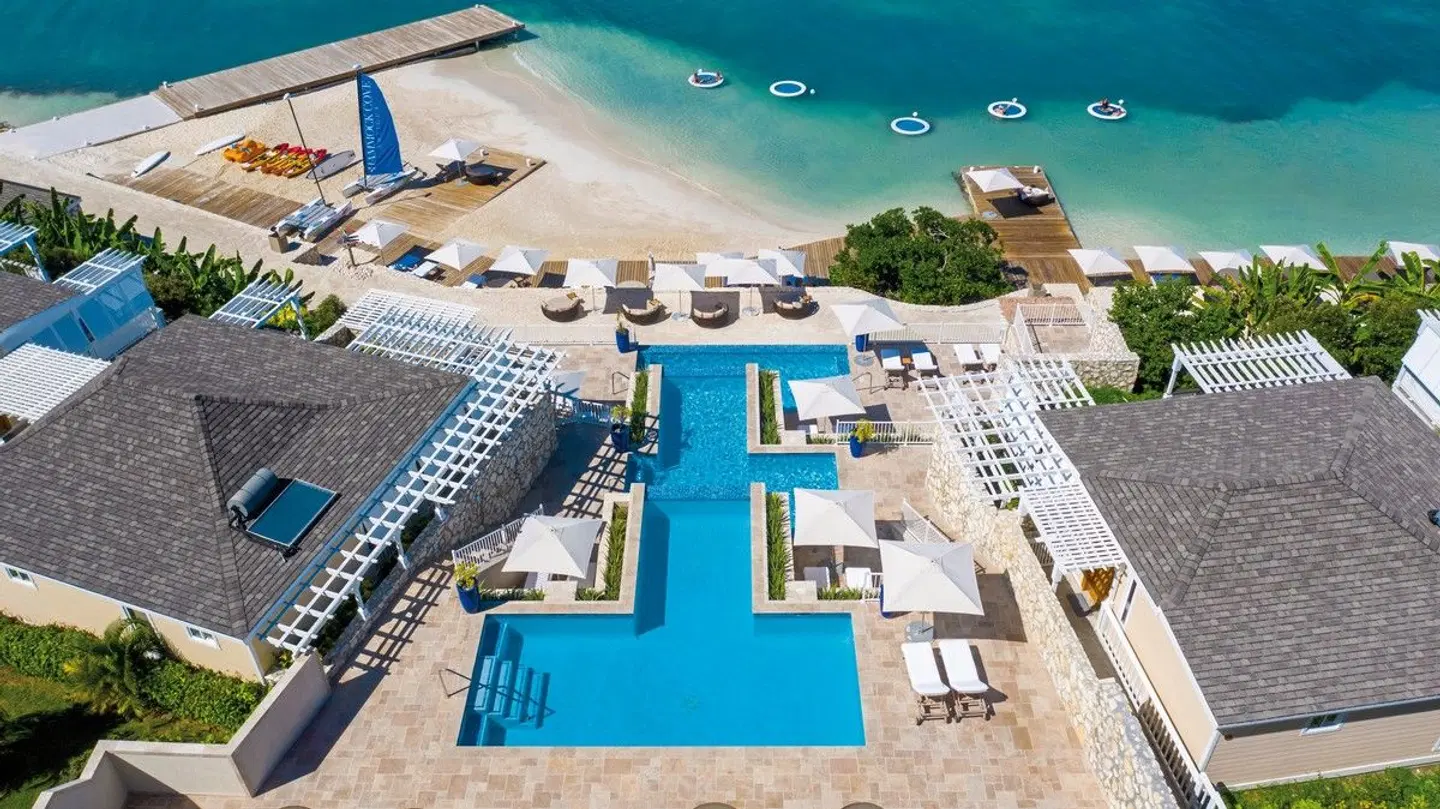 Hammock Cove Resort & Spa OUTDOOR_POOL