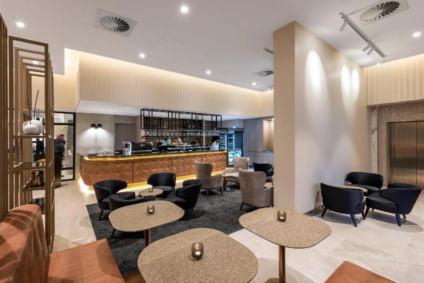 Deco Hotel Canberra Bar