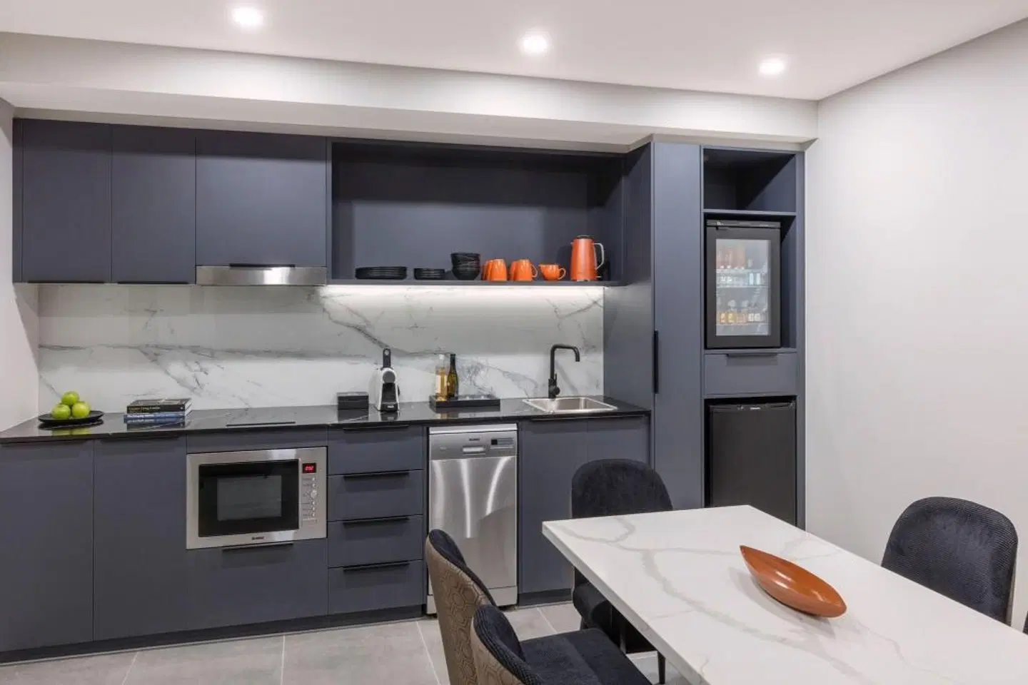 Deco Hotel Canberra Badezimmer