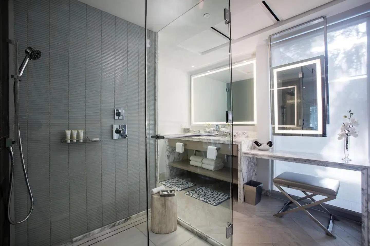 H2O Suites- Adults Only Badezimmer