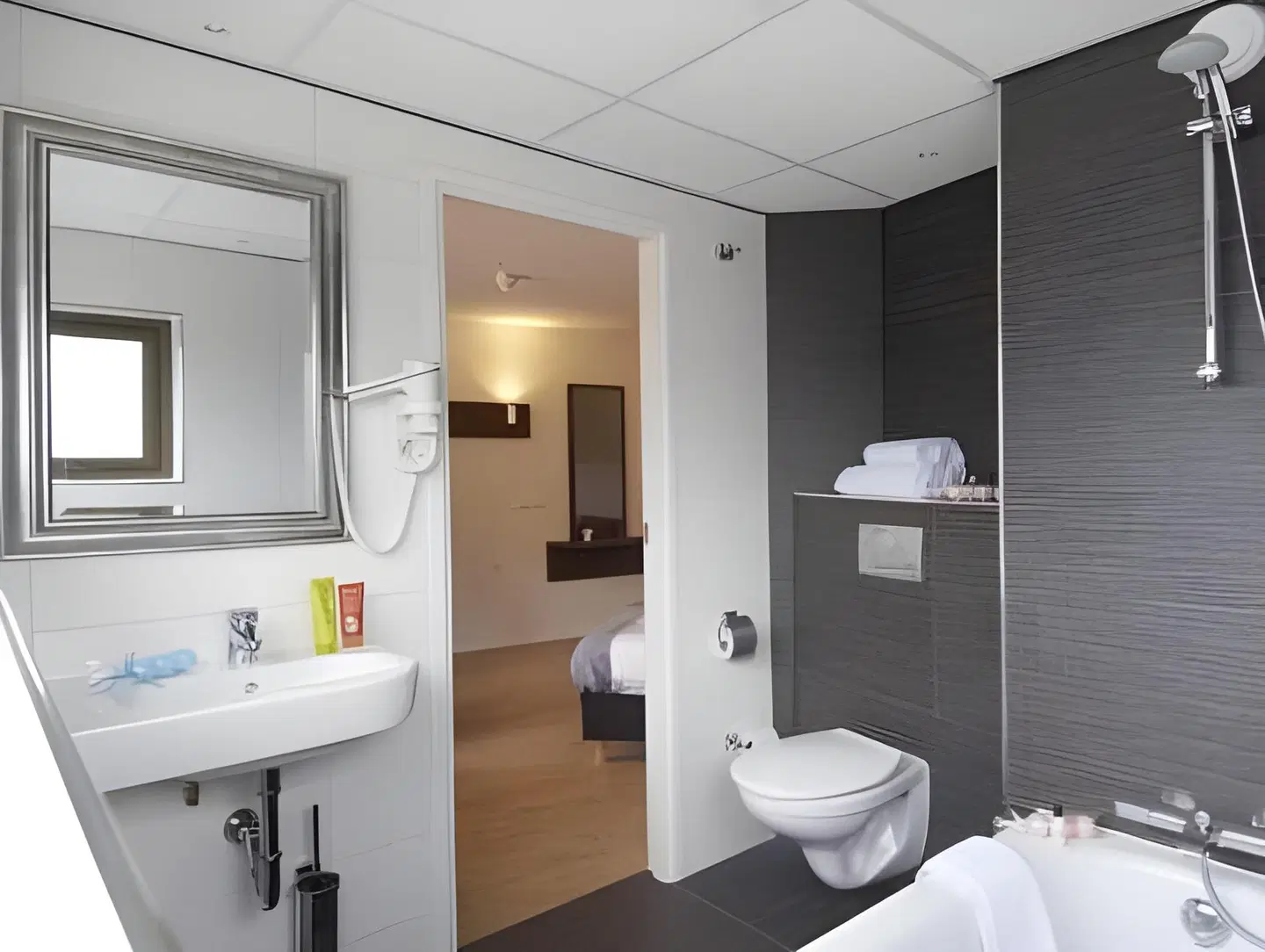 City Hotel Tilburg Badezimmer