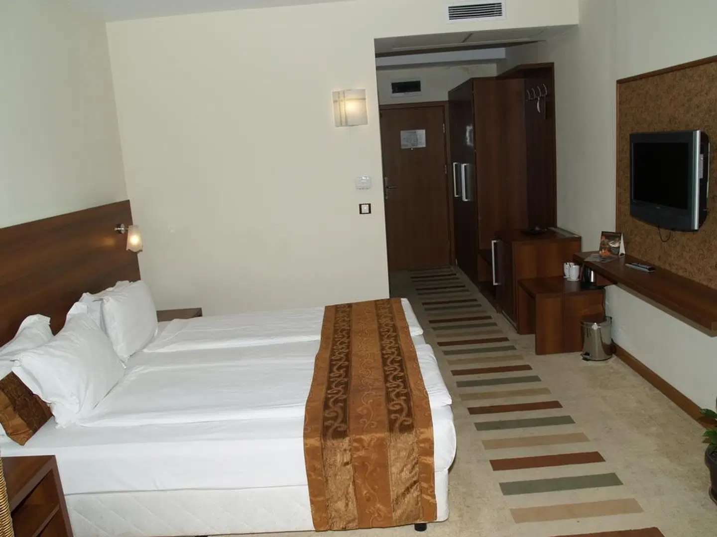 Laguna Beach Resort & Spa ROOM_EXAMPLE