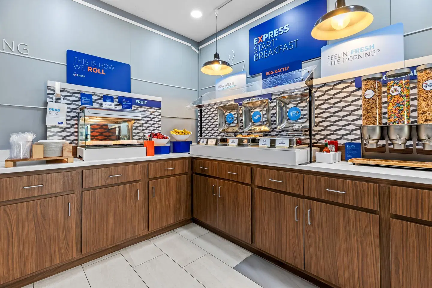 Holiday Inn Express & Suites Florence Northeast by IHG Bar