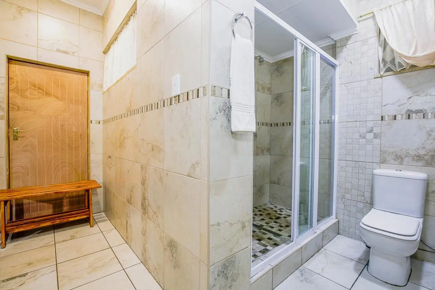 Sunrock Guesthouse Badezimmer