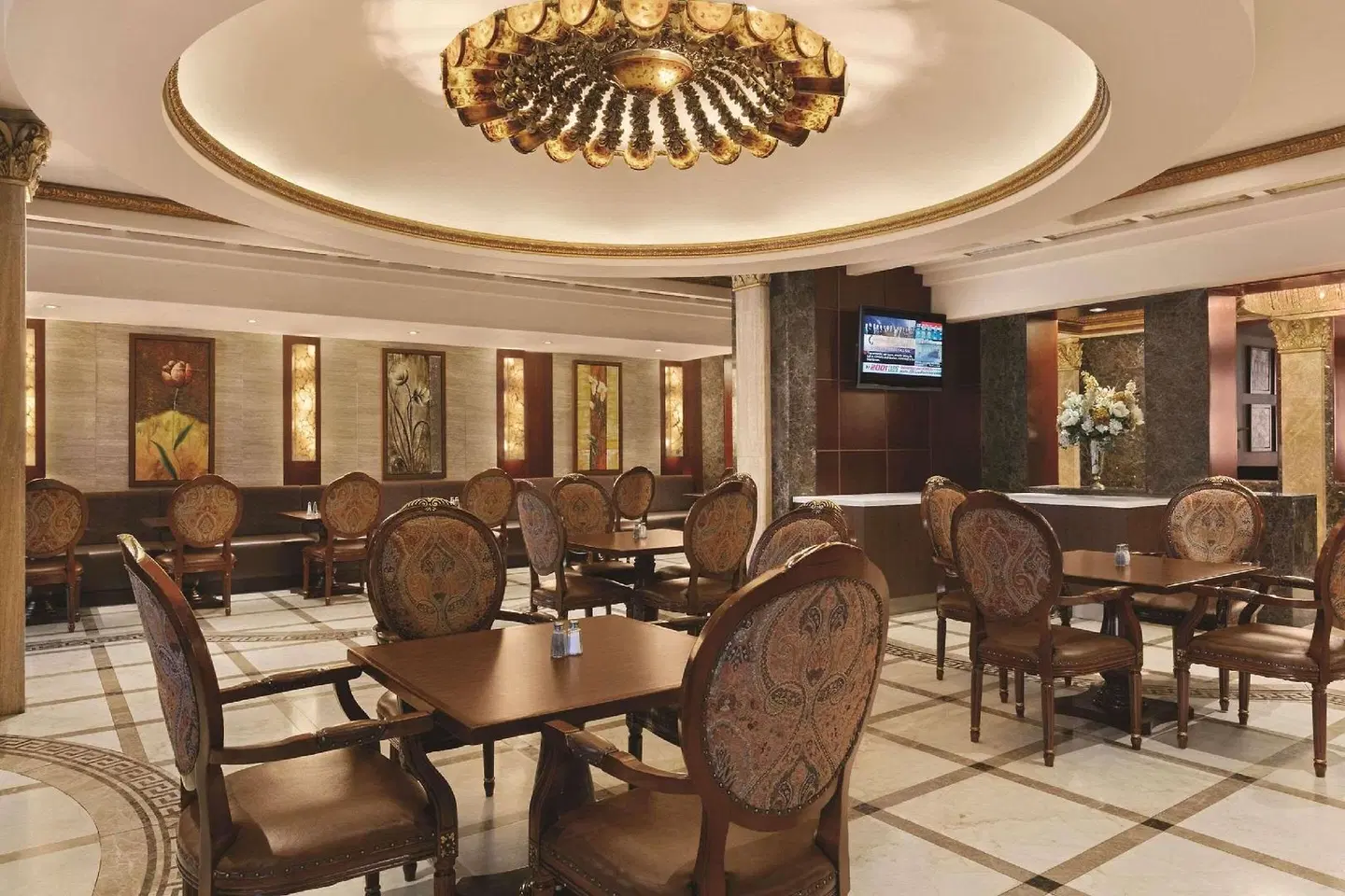 Radisson Toronto Airport West Bar