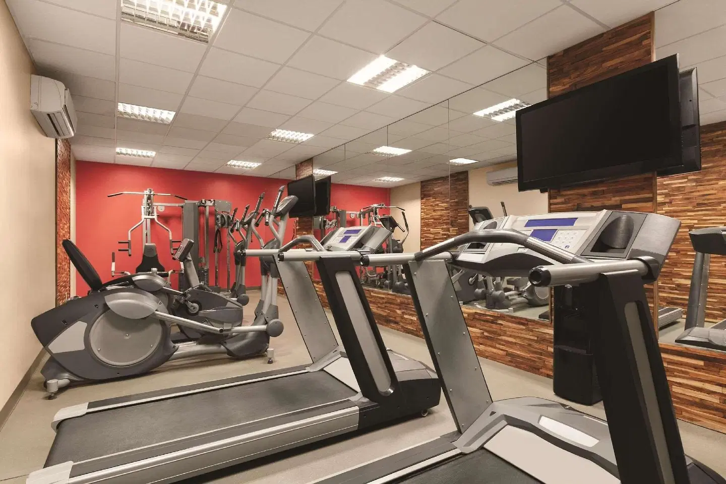 Radisson Toronto Airport West SPORTS_AND_LEISURE