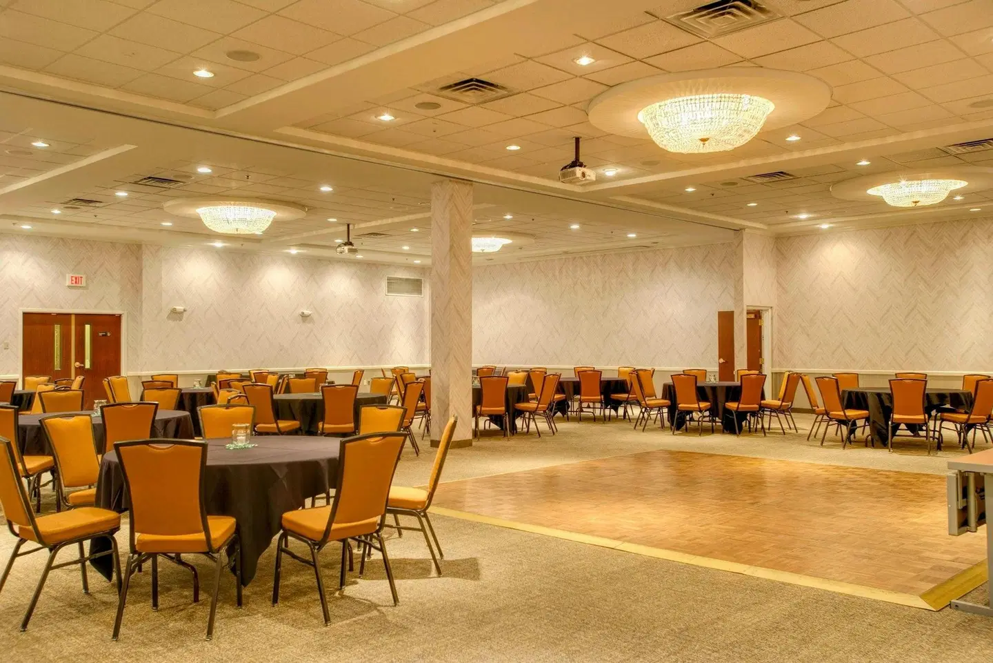 SpringHill Suites by Marriott Lawrence Downtown Restaurant