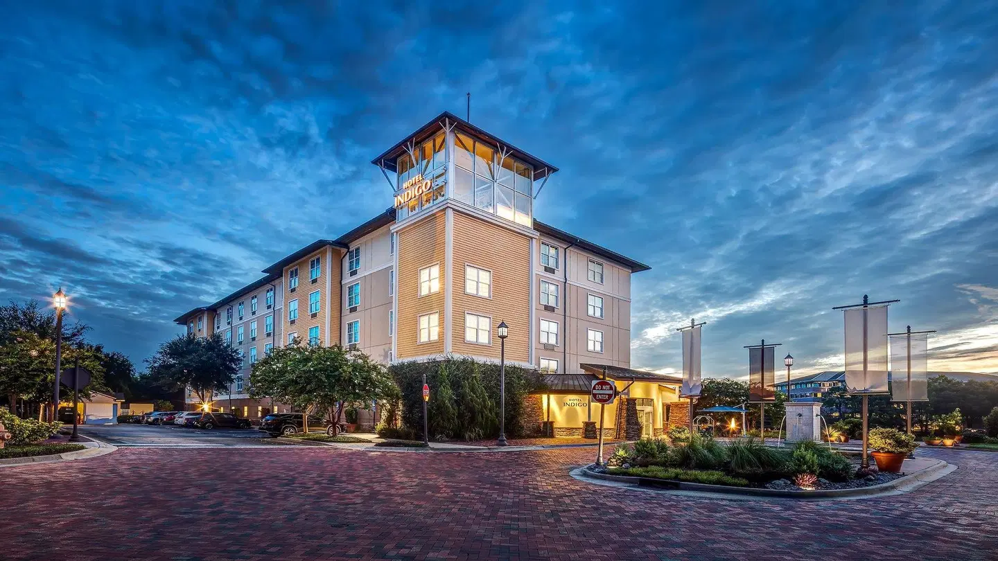 Hotel Indigo Jacksonville-Deerwood Park by IHG EXTERIOR