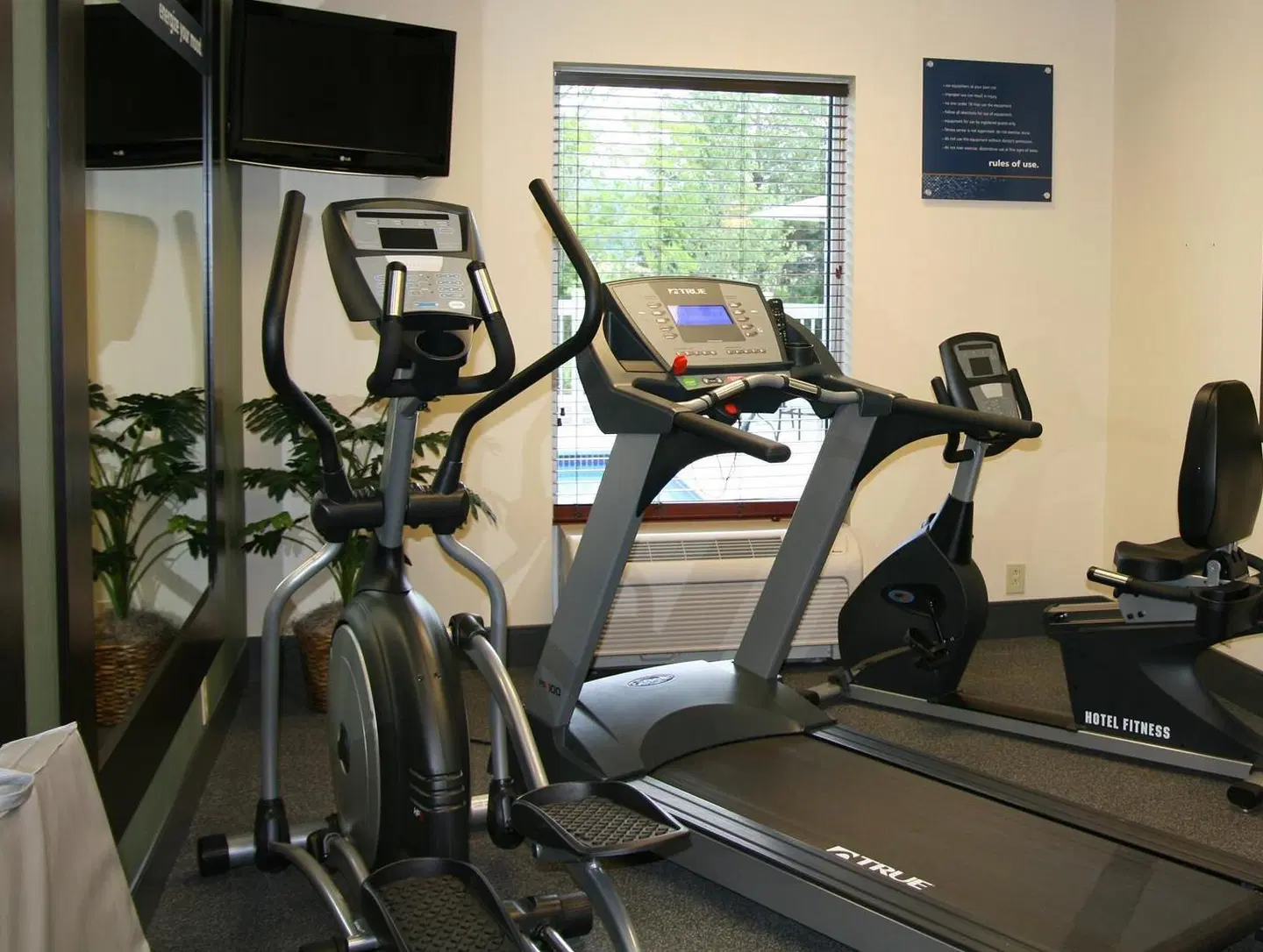 Hampton Inn & Suites Huntsville Hampton Cove SPORTS_AND_LEISURE